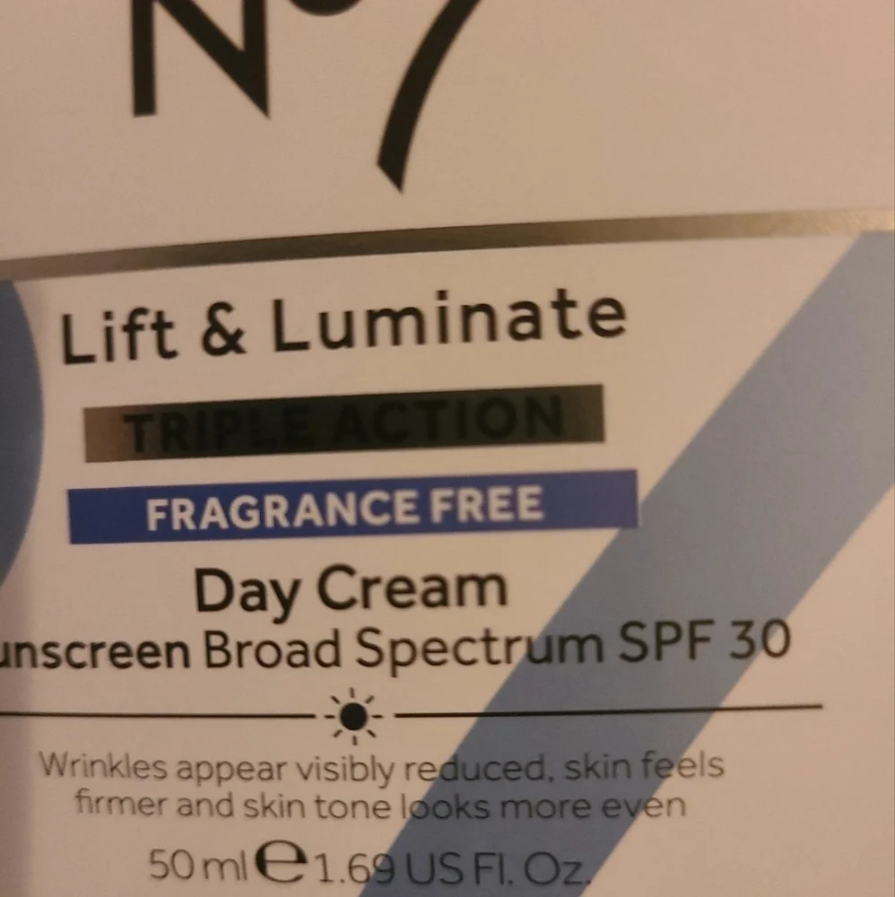 No7 frag free lift luminate triple action day cream 1.7 oz Hp๐ฅ๐ฅ๐ฅ - Picture 2 of 2